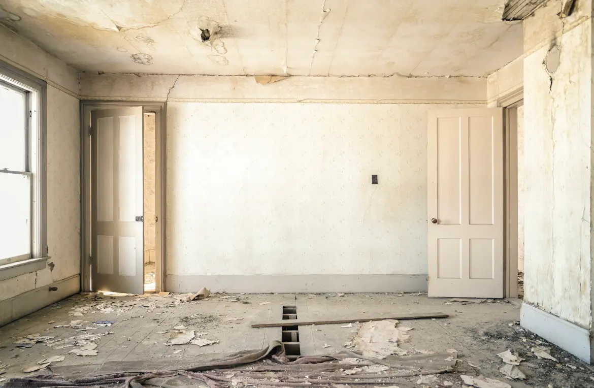 Waste disposal crew managing a cleanout project in Story City